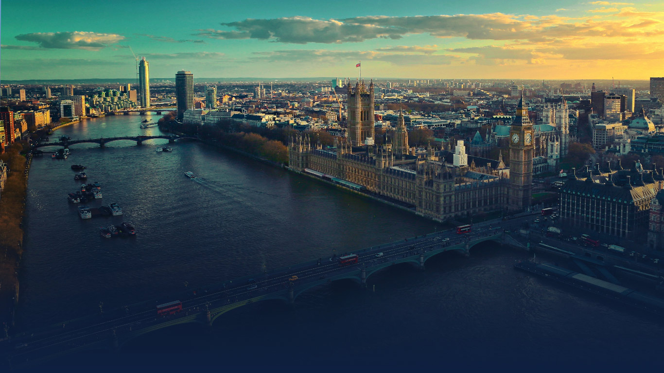 Photo across Thames
